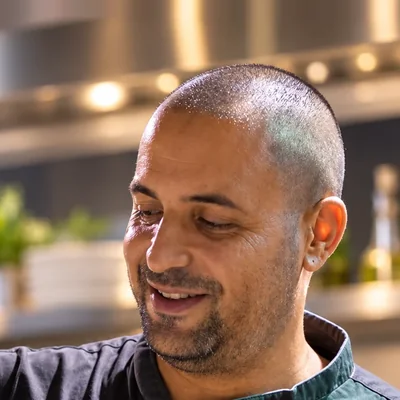דיוקן שף שלומי פלח